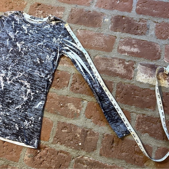 Elvis Laskin abstract long sleeved black, white & gray size small top - Picture 8 of 13